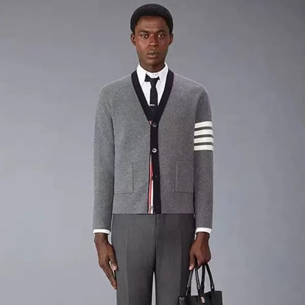 톰브라운 남성 브이넥 가디건 - Thom Browne Mens V-neck Cardigan… - 1