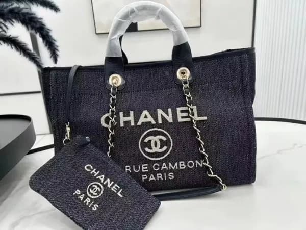 Chanel 2018 Canvas Deauville Tote Shoulder Bag,39C… - 1
