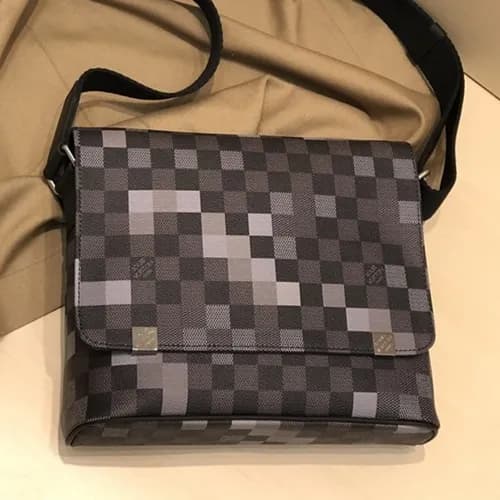 Louis Vuitton 2019 Messenger Shoulder Bag,25cm - 루… - 1