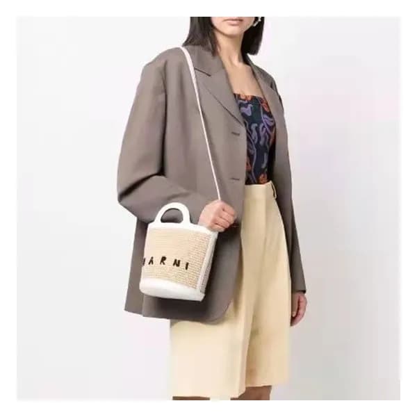 마르니 여성 화이트 라탄백 - Marni Womens White Shoulder Bag -… - 1