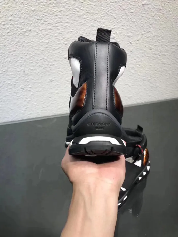 6363_15399486534180.jpg