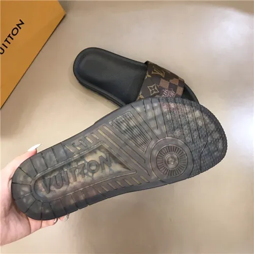 81889_16200544623870.jpg